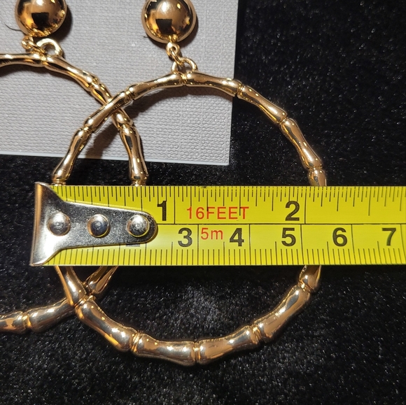 Daisy Fuentes 💛 Gold, Bamboo, Dangle Hoops Fashion Earrings ✨️ *NWT* - Picture 4 of 4